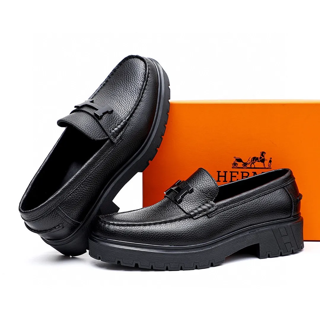 Men's shoes 💰700 💐[HERMES] popular men's shoes counter original items! The world's top brands...Luxury quality...//Fashion and high-end footwear 👍💪🏻...give you a low-key luxury comfort experience👍. The upper is made of pure Italian-imported original top-layer pebbled cowhide. Sweat-absorbent cowhide leather lining. Comfortable and breathable. The original rubber-plastic flower foam light outsole is high-end and classy. Luxurious and noble!! .. OEM factory shipment [Hug] stall.. Original plate. Welcome to taste..39-45 (38.45.46🉑️Customized)